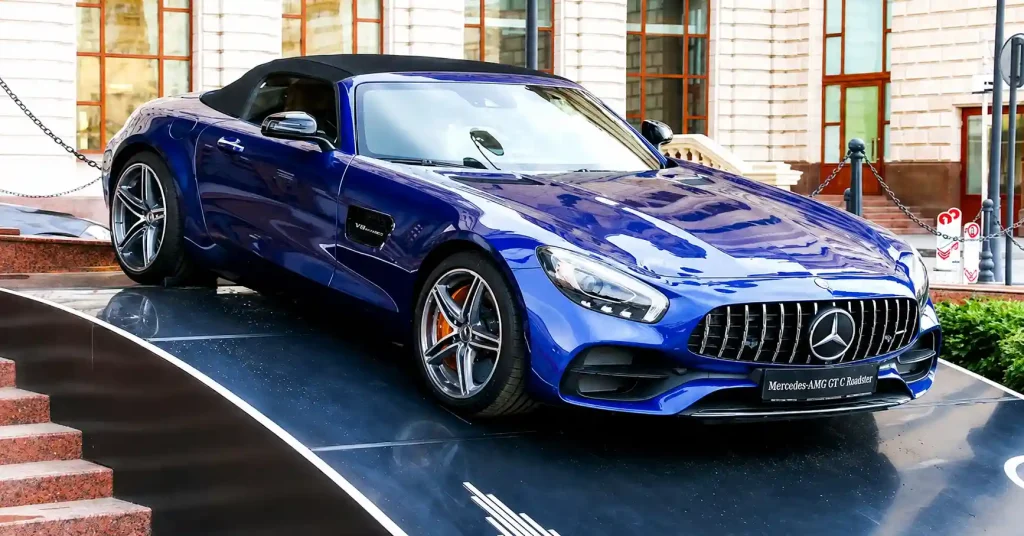 Top 5 Luxury and Sports Cars to Rent in Dubai for an Unforgettable Road Trip